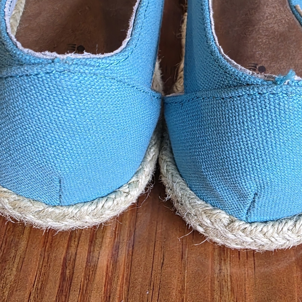 BearPaw Women's Vibrant Blue Espadrilles - Picture 3 of 8